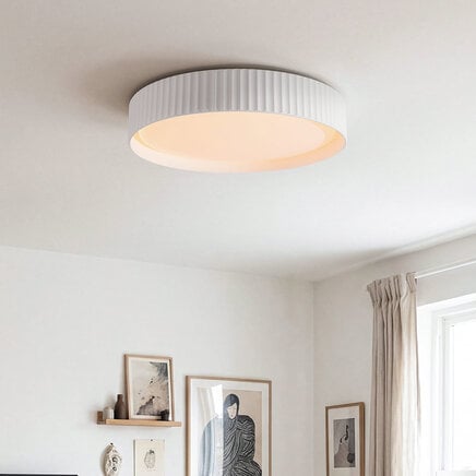 Loftlampe Palomo - hvid med rillet kant, 3-trins dæmpbar LED