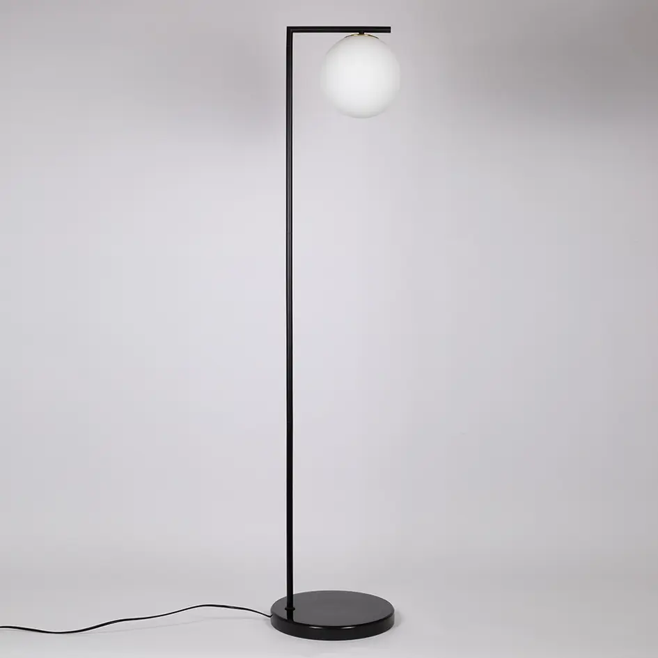 Standerlampe med glaskuppel - Anello - opalhvid/sort