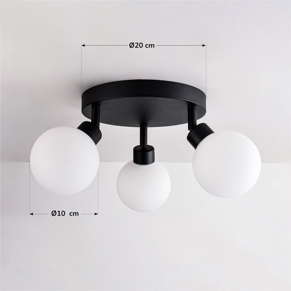 Loftlampe Zano med 3 justerbare lyskilder i sort med mælkehvidt glas