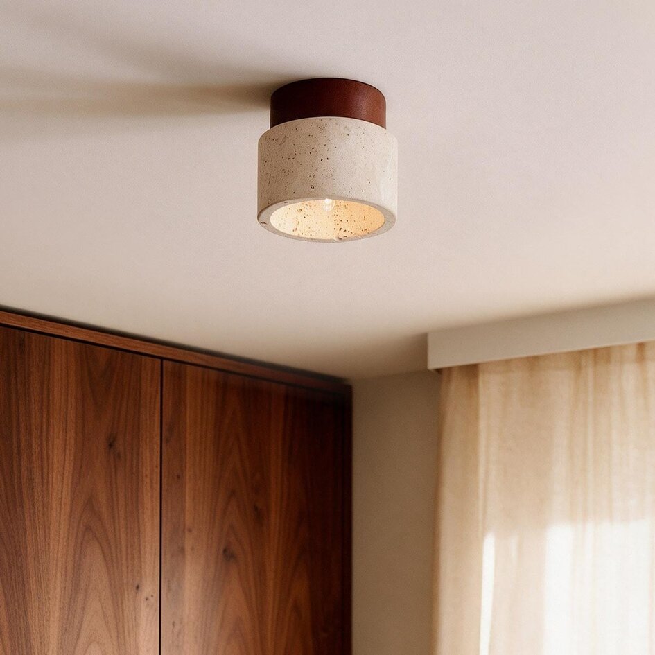 Loftlampe Khada i travertin (natursten) og træ
