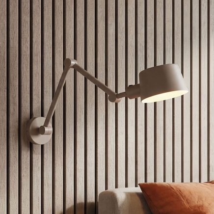 Justerbar væglampe Mellow i taupe med tosidet lys