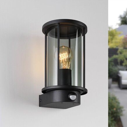 Væglampe Pax med røgfarvet glas og sensor - sort