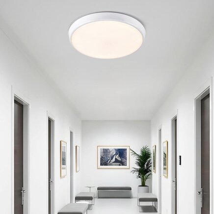 Plafond i hvid Ø35,2 cm med nødbelysning og CCT-switch 3000K/4000K/6000K