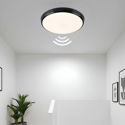 Plafond i sort Ø35,2 cm med sensor og justerbar farvetemperatur