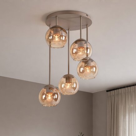Loftlampe Carato med 5 ravfarvede glaskugler - beige