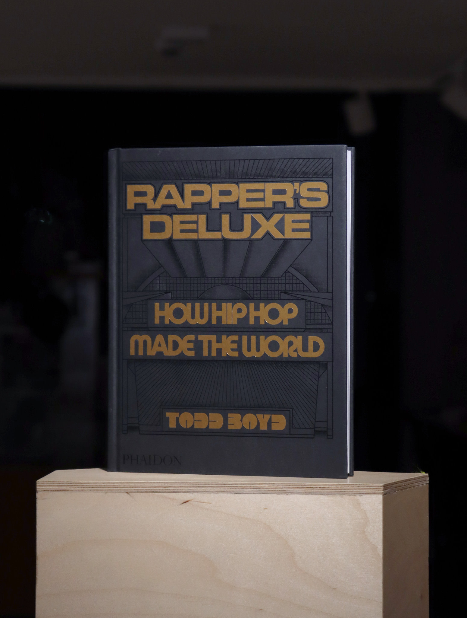 Rapper's Deluxe: How Hip Hop Made The World - STRAAT Museum Shop