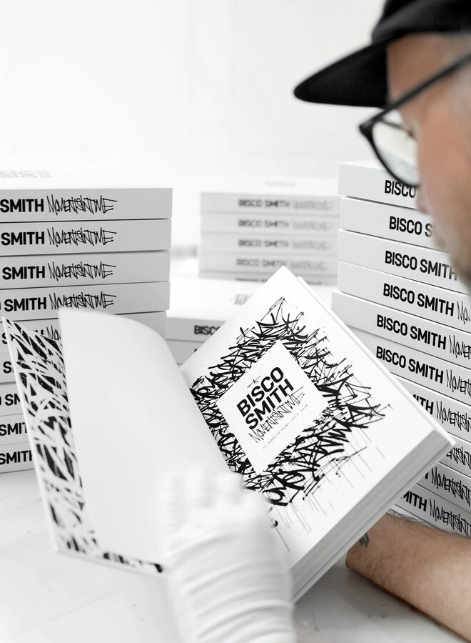 Bisco Smith - Moments in time, signed book