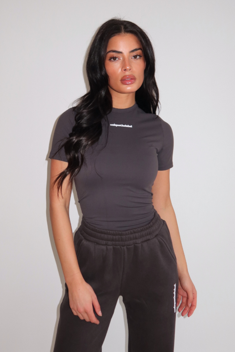 Unique The Label Unique The Label Short Sleeve Top Robyn FW25 Charcoal