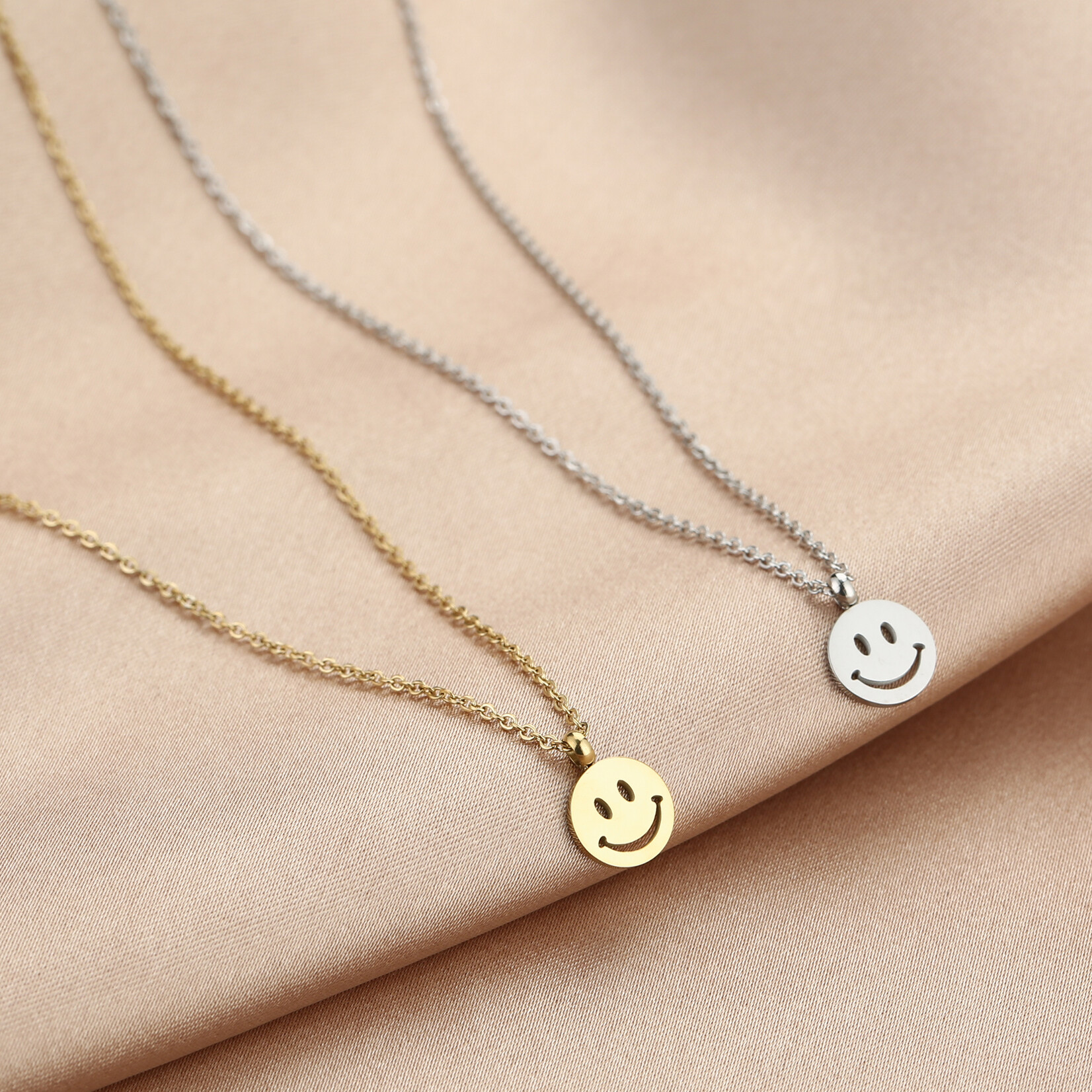 Sun & Sea by Mare Ketting Smiley Face Gold