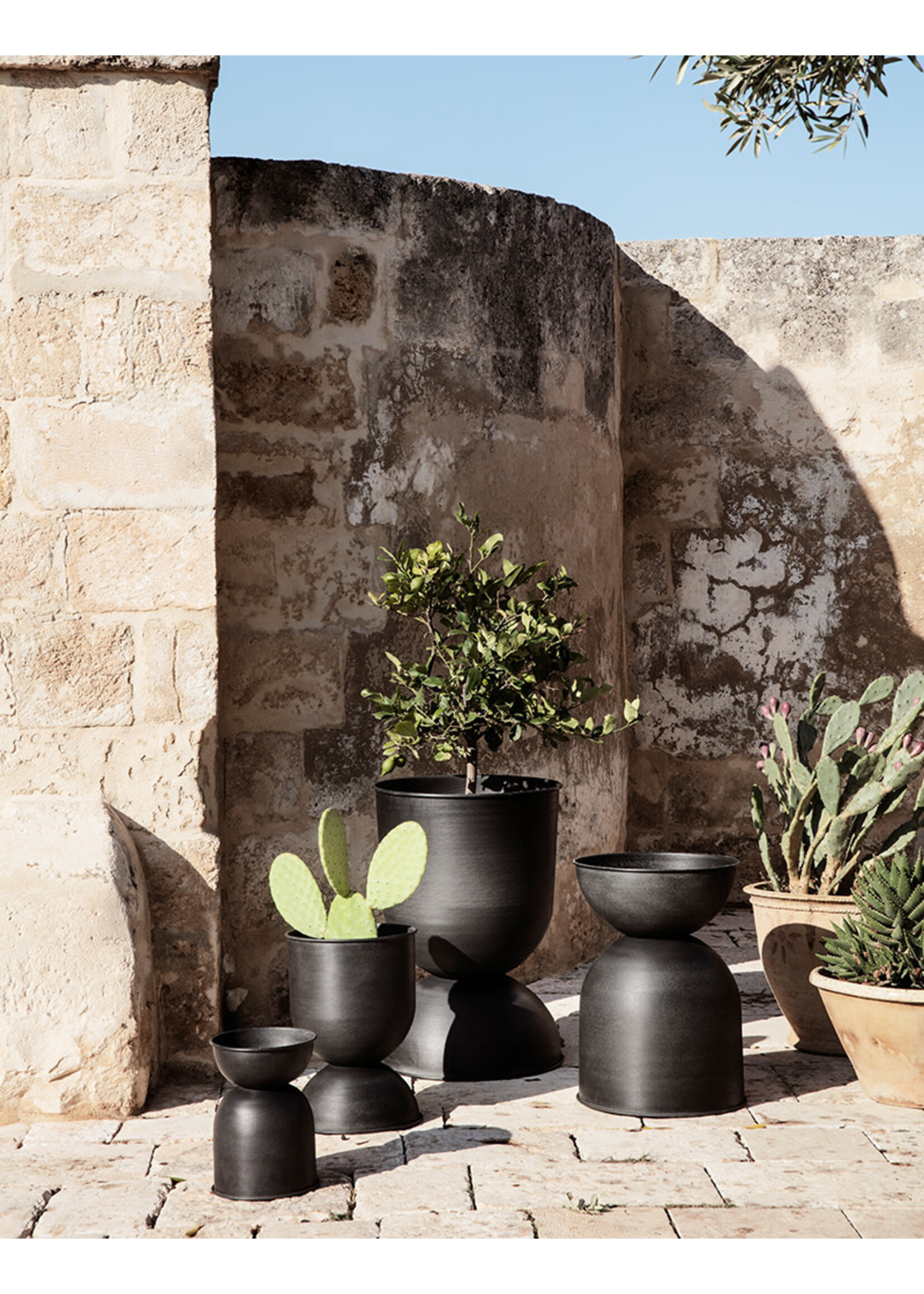 Ferm Living Hourglass Pot - Medium