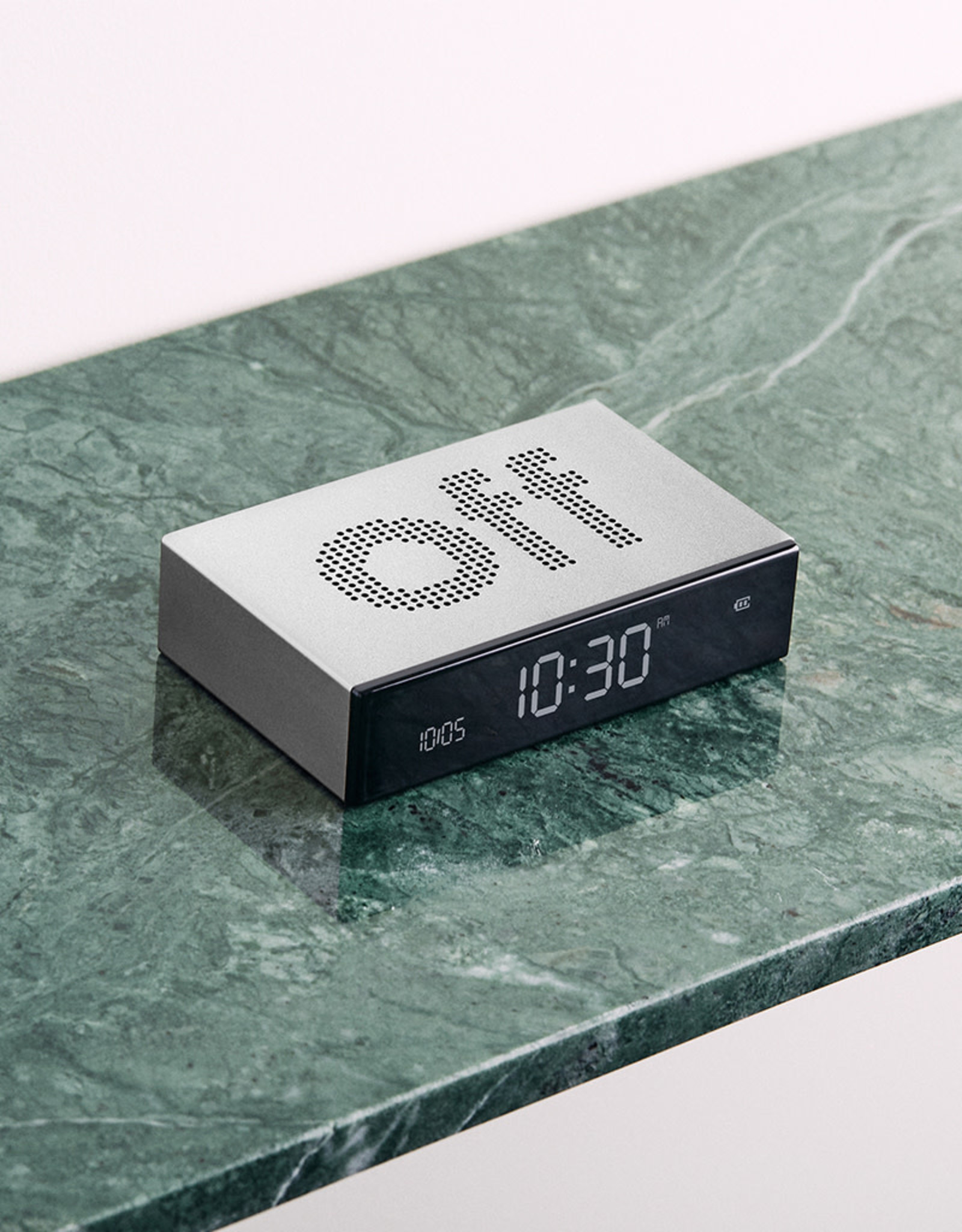 Lexon Flip Clock Premium | Silver