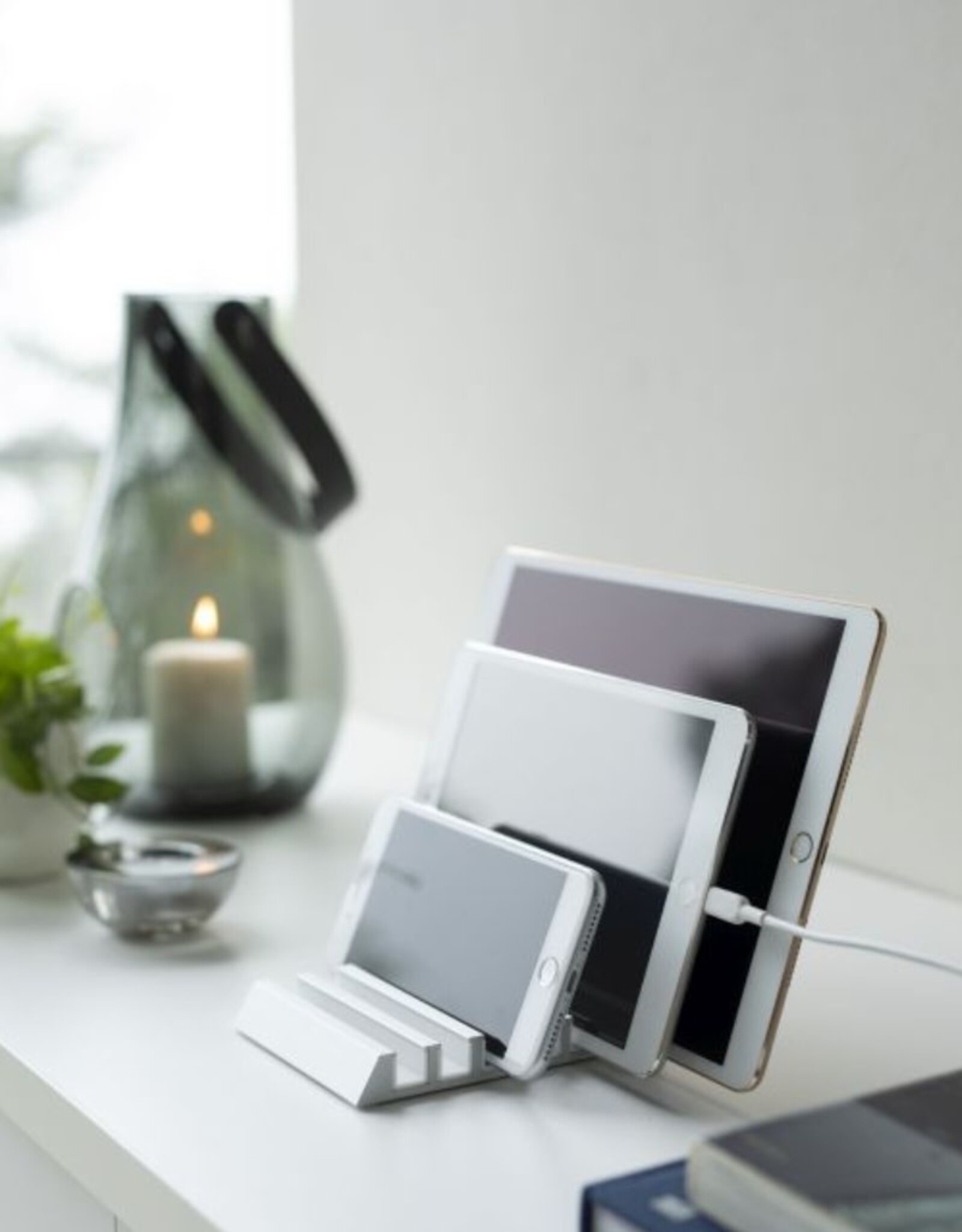 Yamazaki Tablet Stand | White