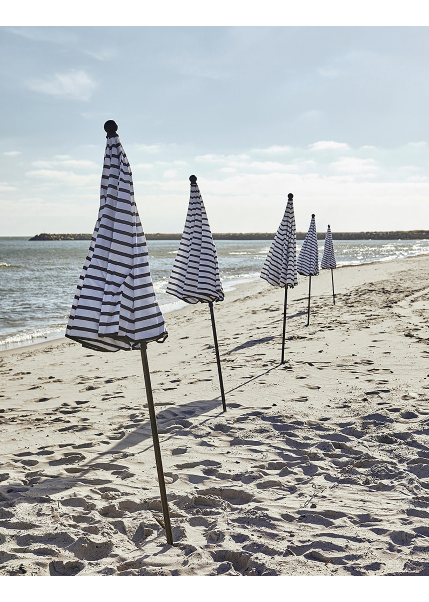 House Doctor Oktogon Beach Umbrella - Black/White