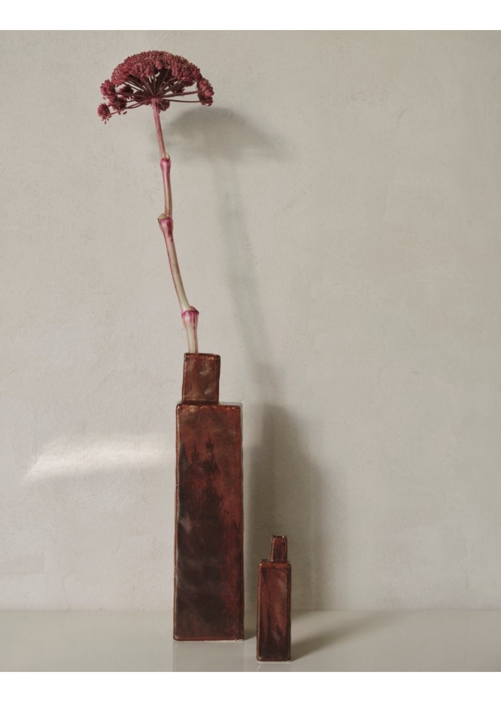 Ferm Living Koa Vase H40 - Red Brown