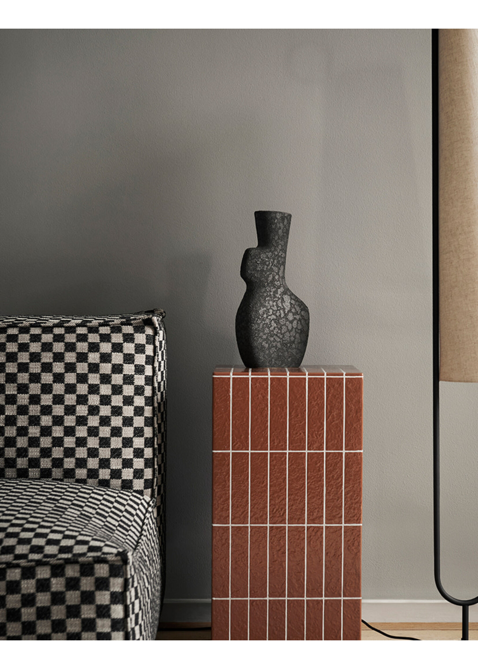 Ferm Living Yara Vase - L - Rustic Iron
