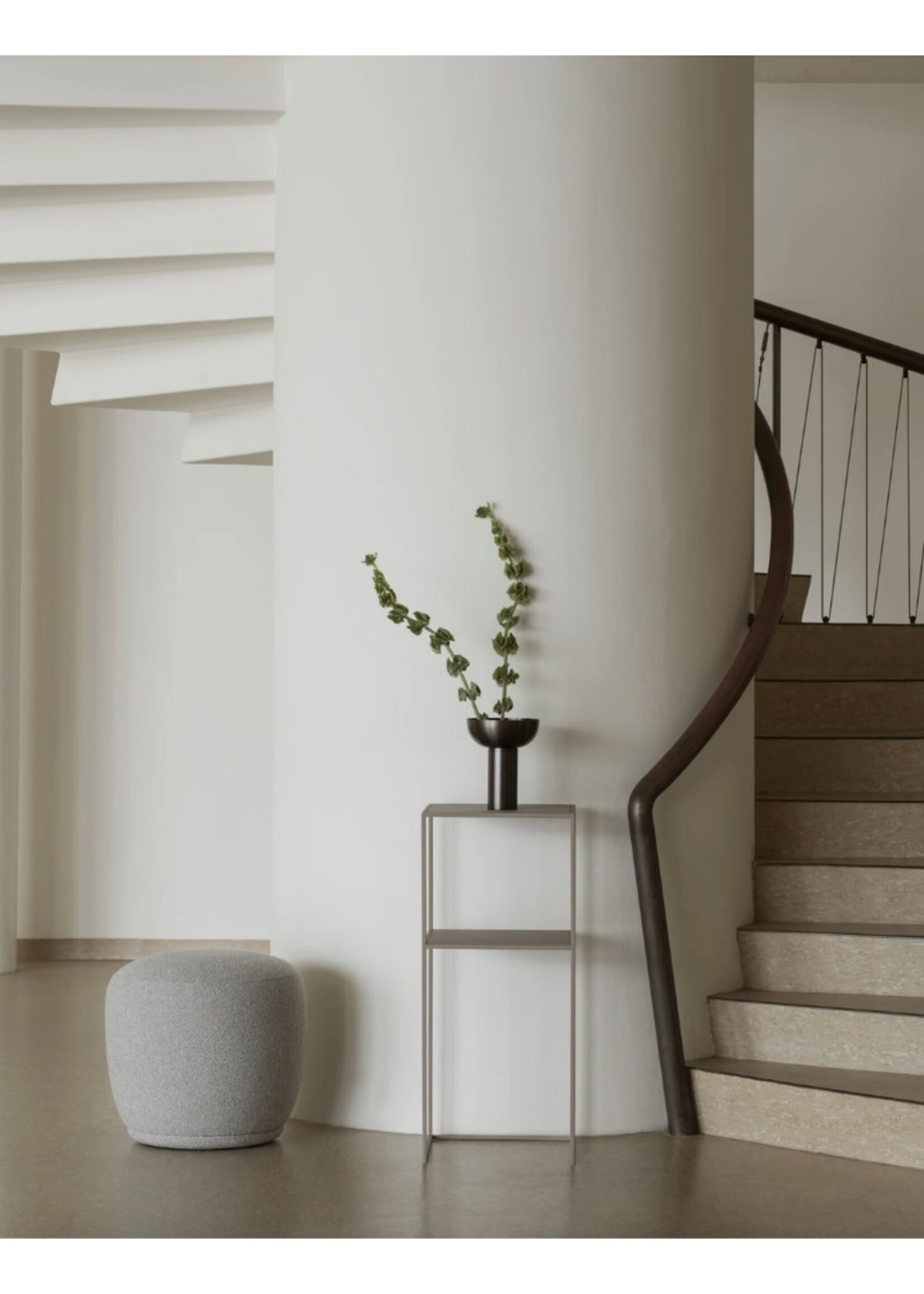 Blomus Fera Pedestal - Black