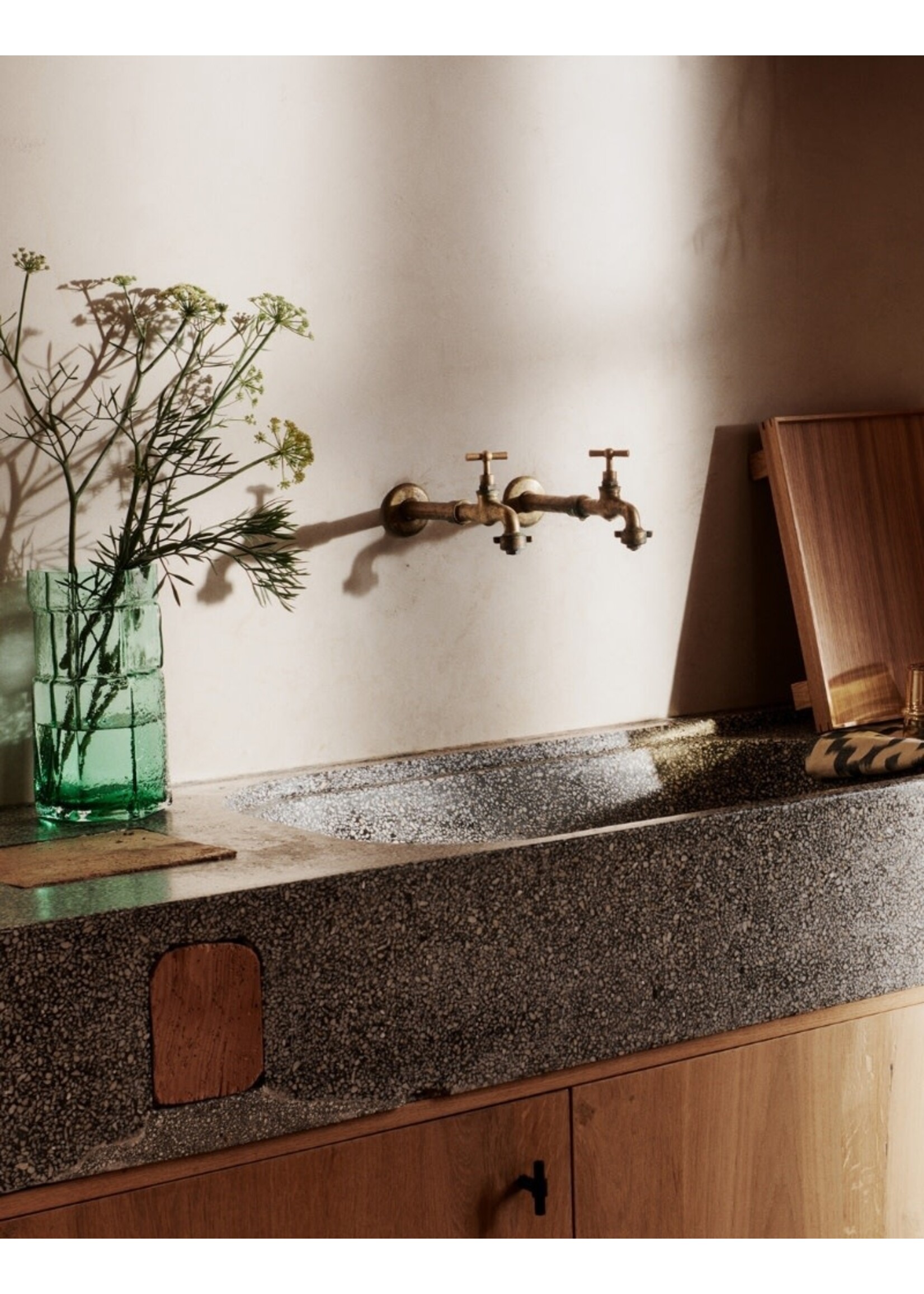 Ferm Living Muro Vase H23 - Green