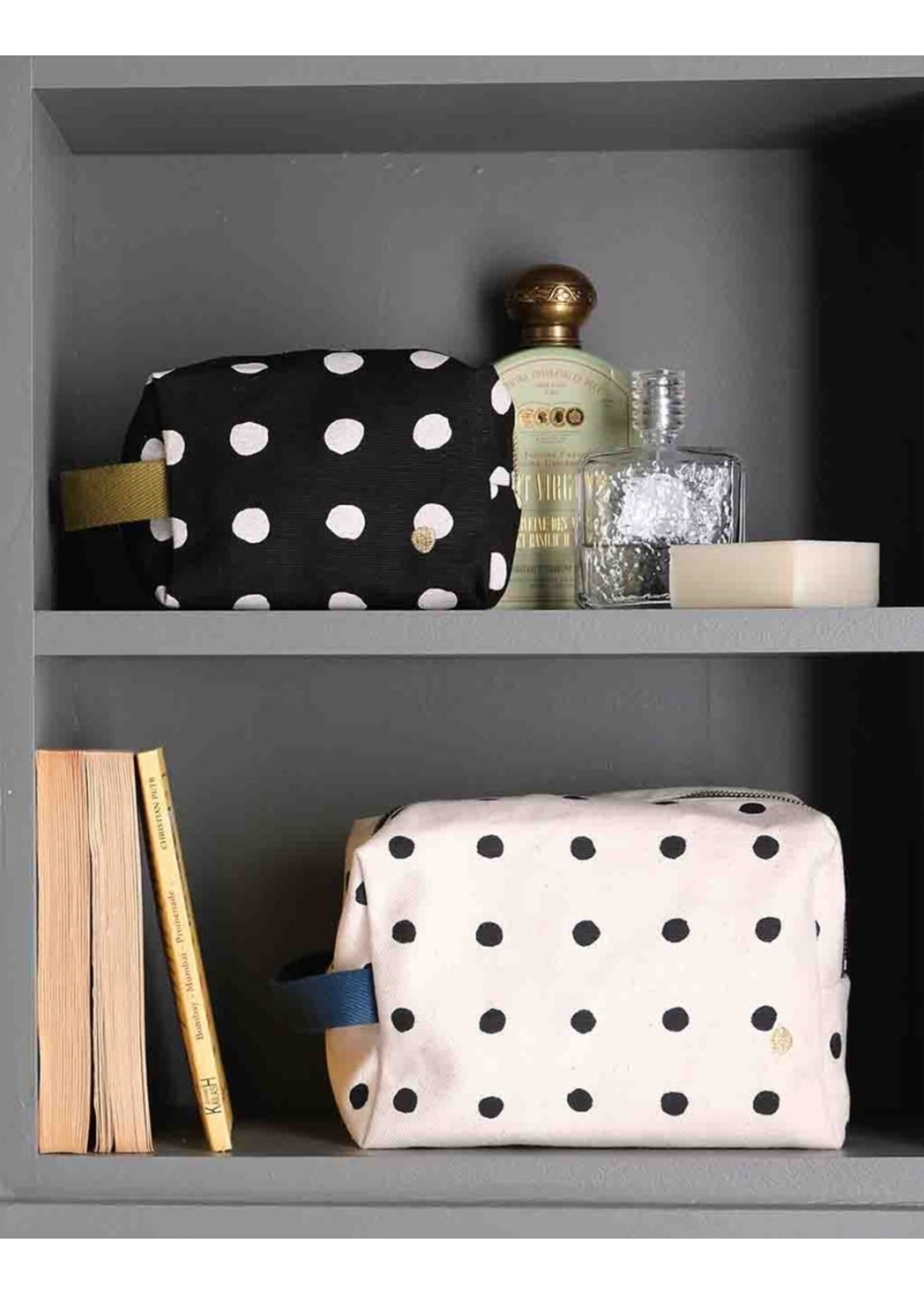 La cerise sur le gâteau Cube Pouch L - Mio