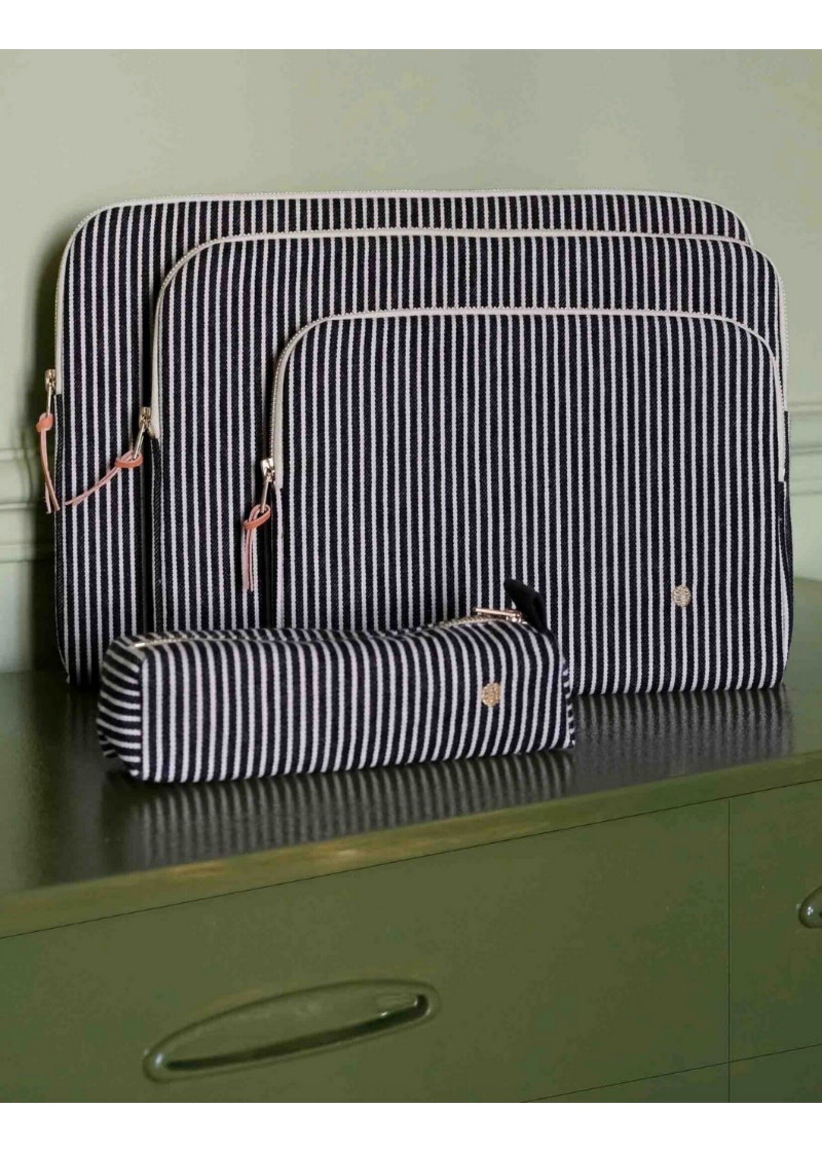 La cerise sur le gâteau Laptop Sleeve 15/16 - Basile