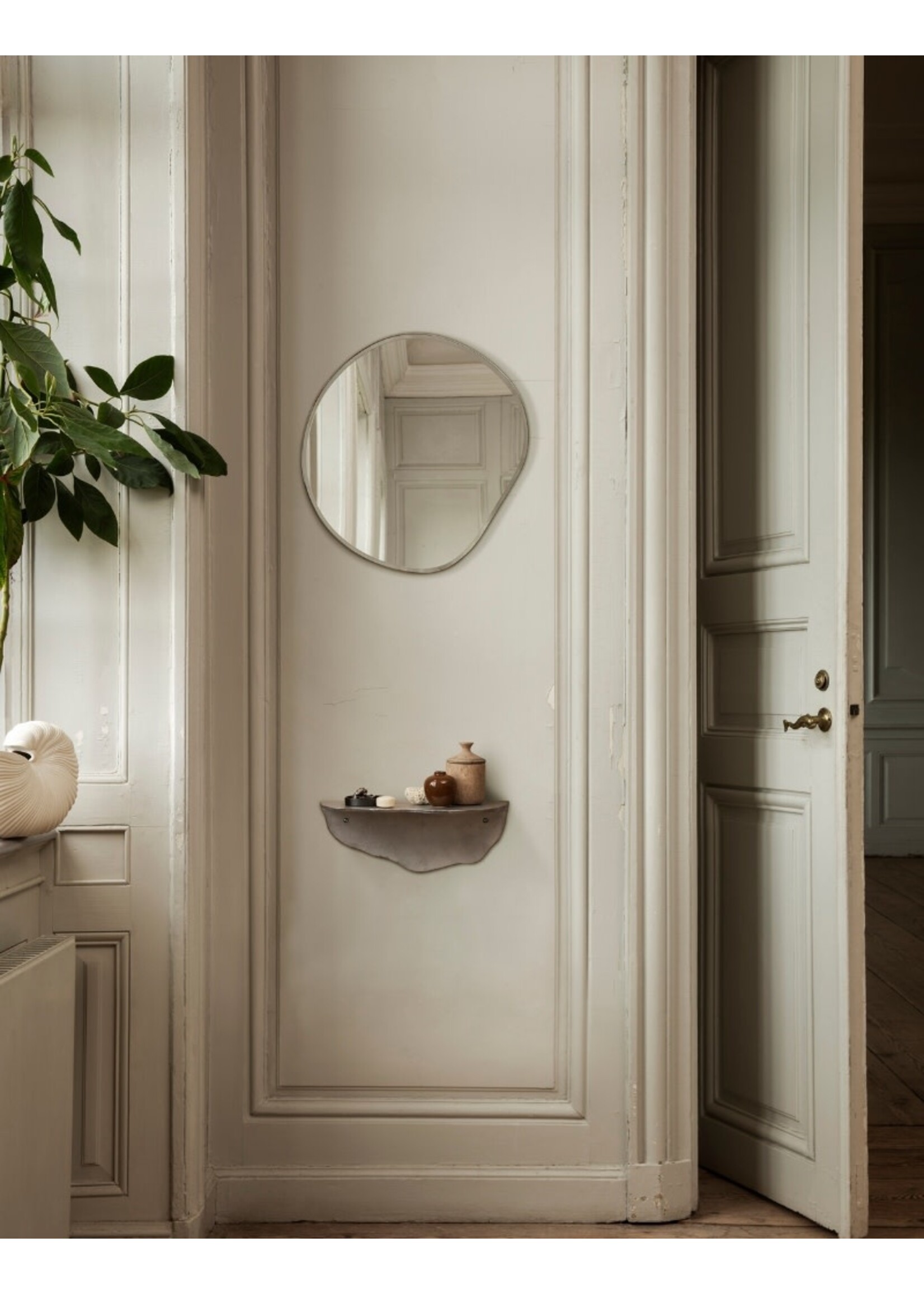 Ferm Living Pond Mirror - S - Brass