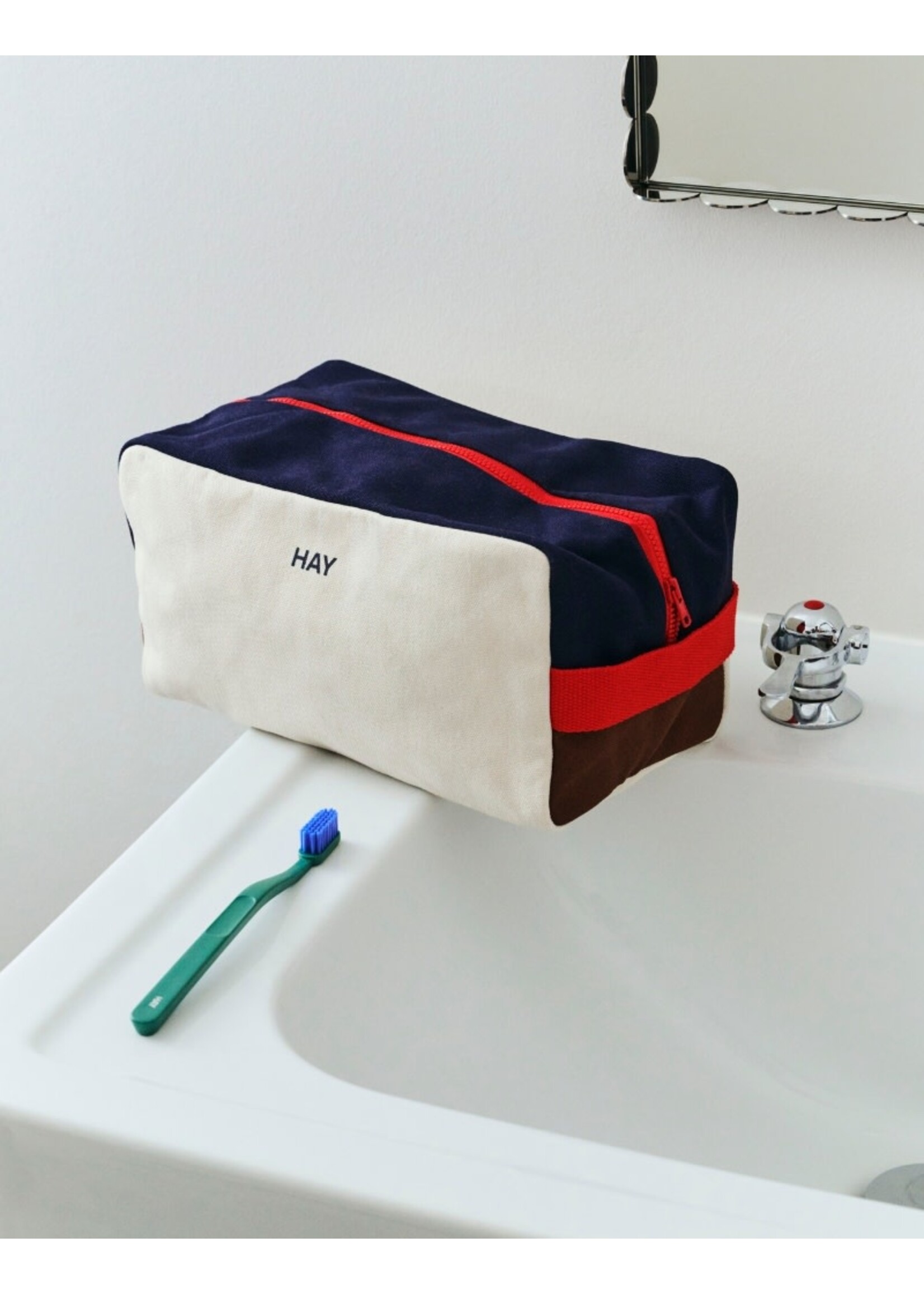 HAY Tann Toothbrush - Pine Green/Blue
