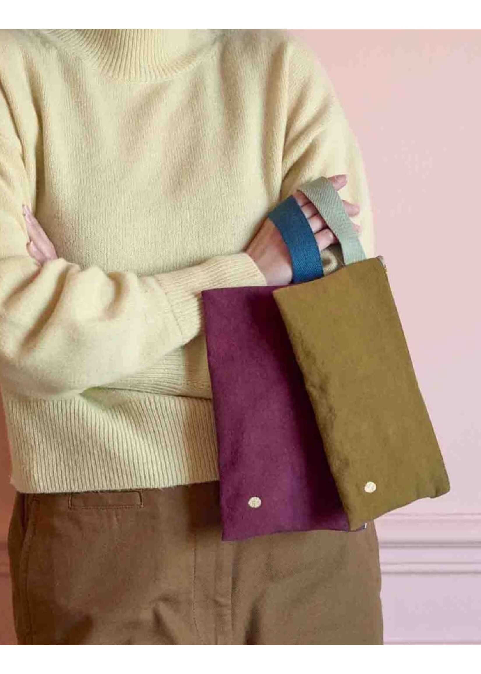 La cerise sur le gâteau Handle Pouch - Nuts