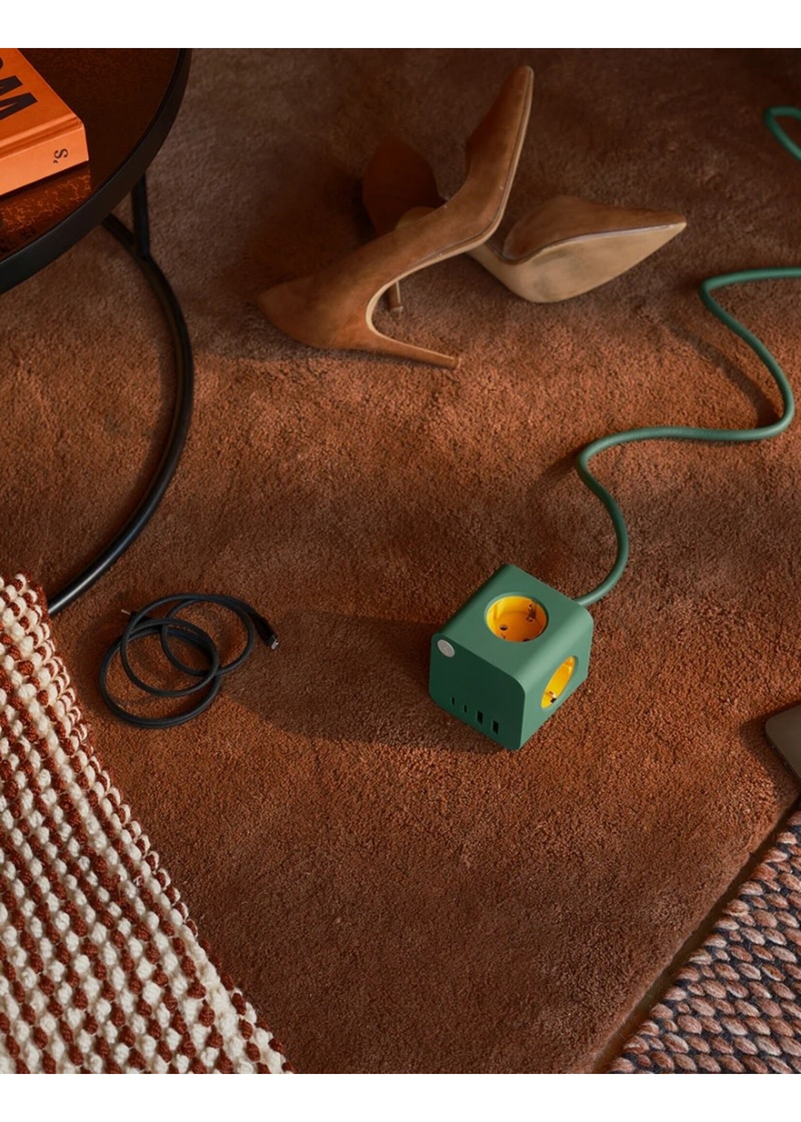 Kreafunk Ampie Wired - Multi-socket Power Station - Nordic Green