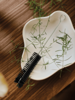 Walleaf cleaning brush