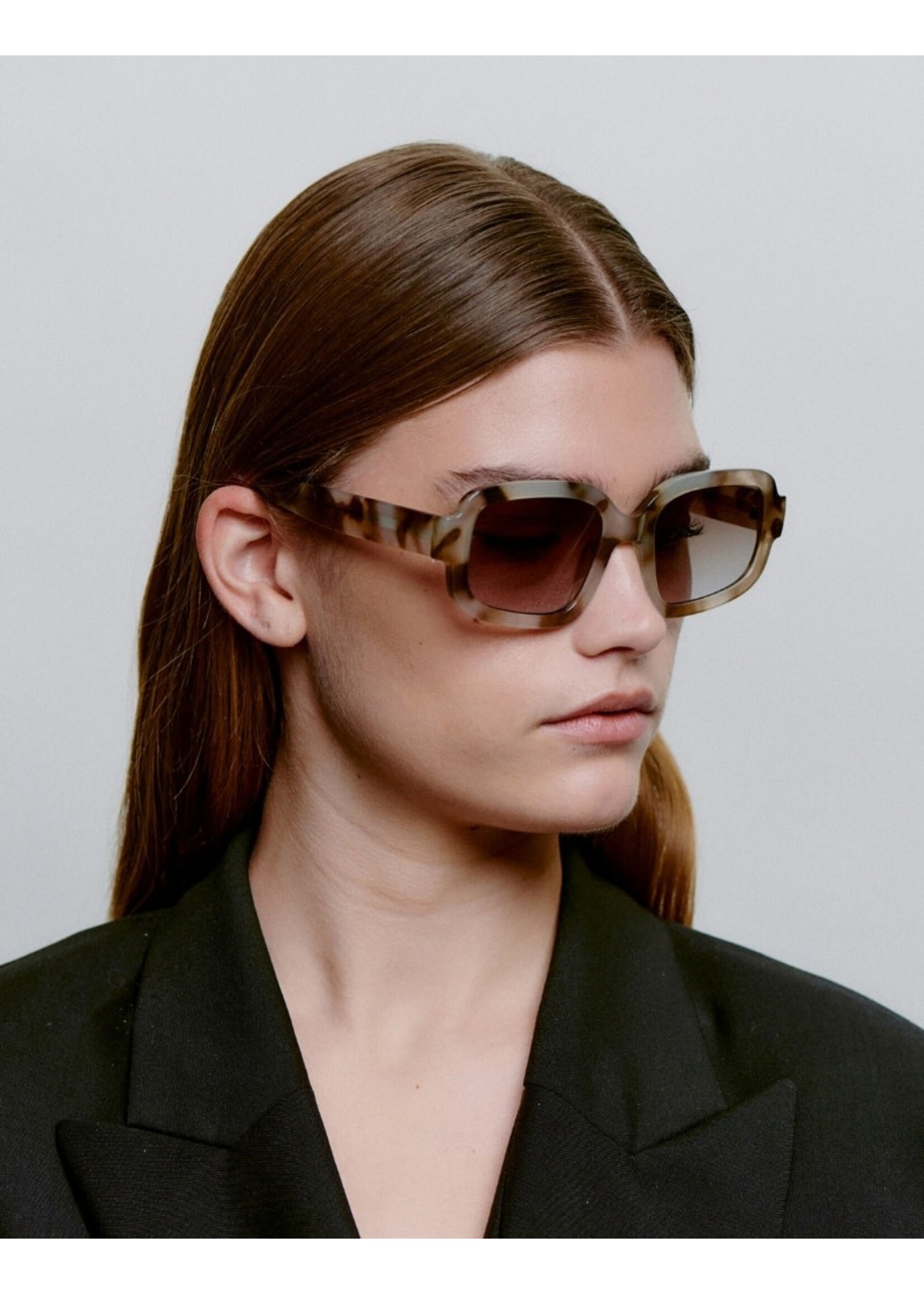 A.Kjærbede Zonnebril Pluto - Cookie Dough