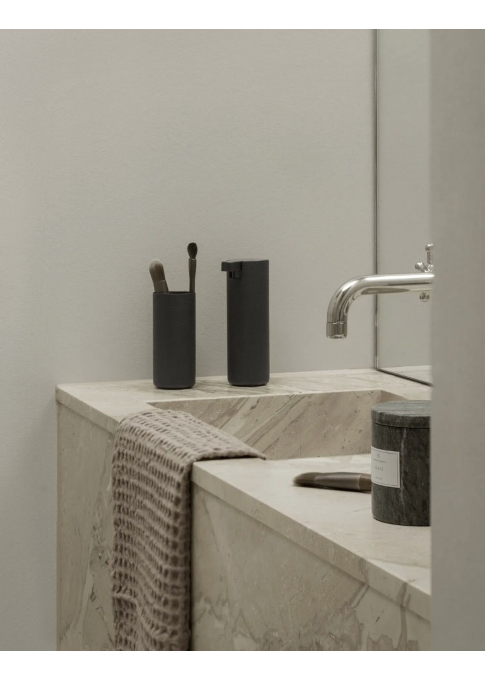 Blomus Modo Rof zeepdispenser - black