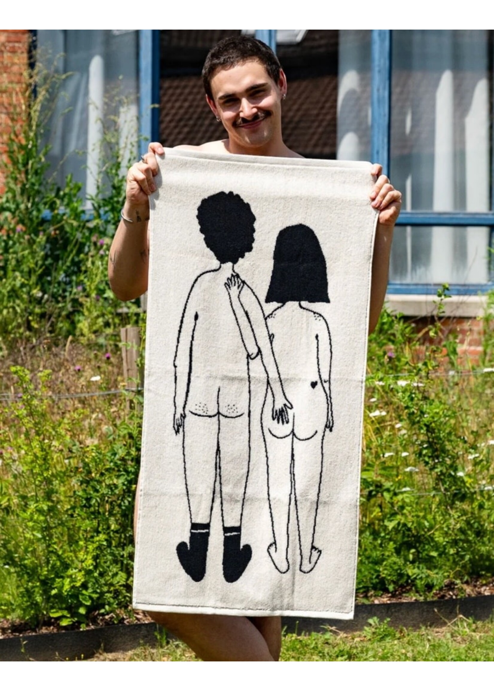 helen b handdoek - naked couple back