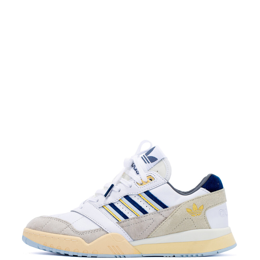 ADIDAS A.R. TRAINER