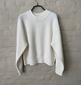 VINCE Stuctured Boucle Crew Nk Sweater Optic White
