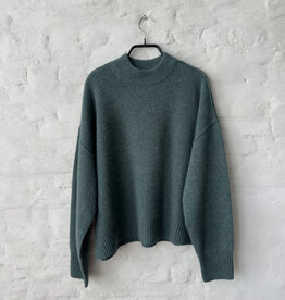 Wen Moon Lee Swamp Green