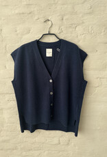 Wen Moon Danny Livia Navy