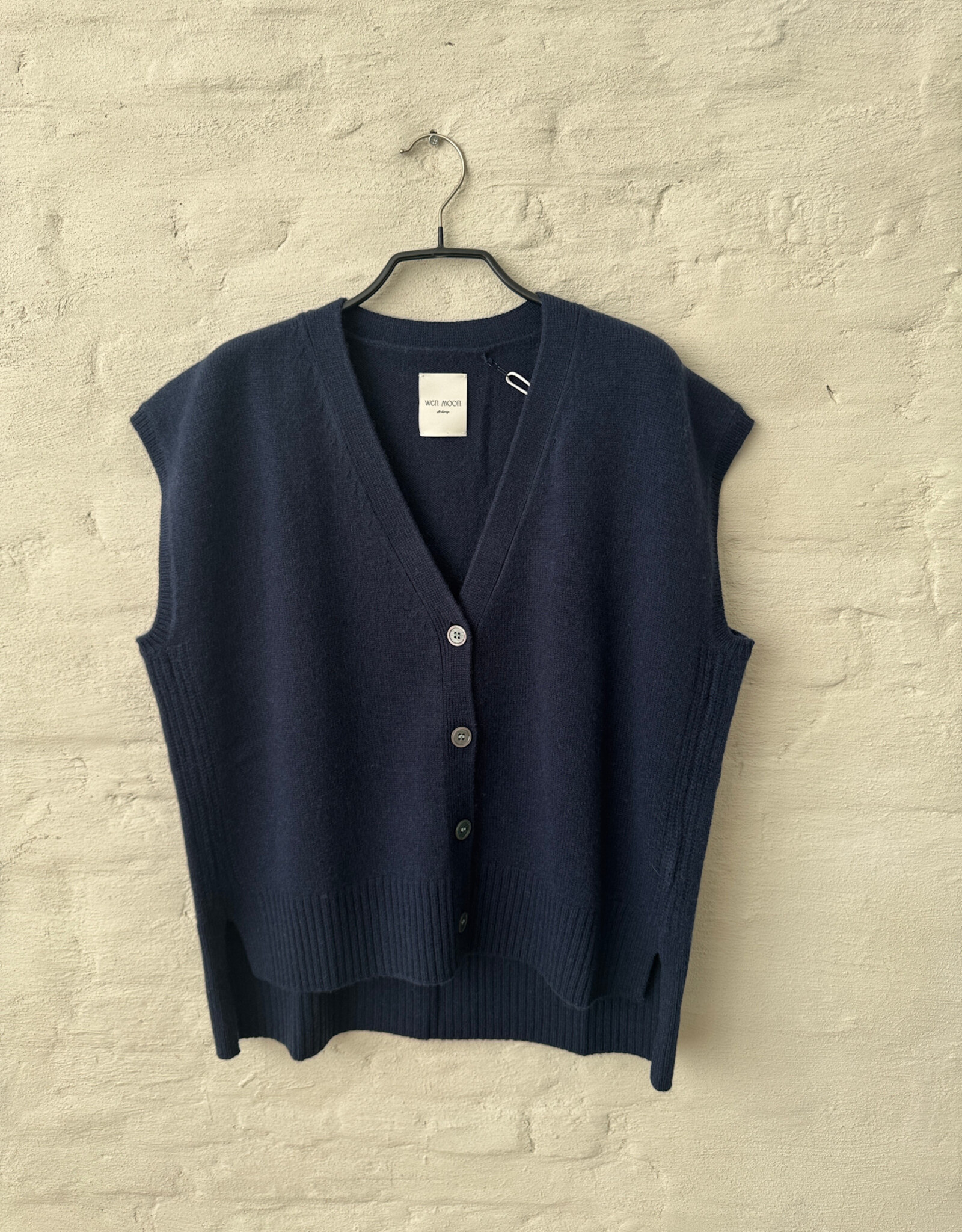 Wen Moon Danny Livia Navy