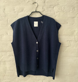 Wen Moon Danny Livia Navy