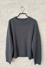 Wen Moon Romane Blackened Slate