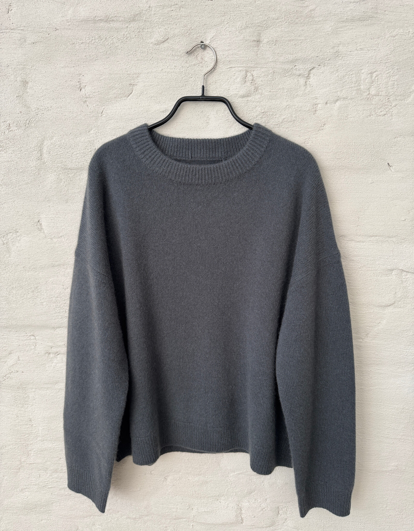 Wen Moon Romane Blackened Slate