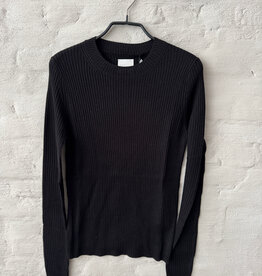 Wen Moon Yonny Black