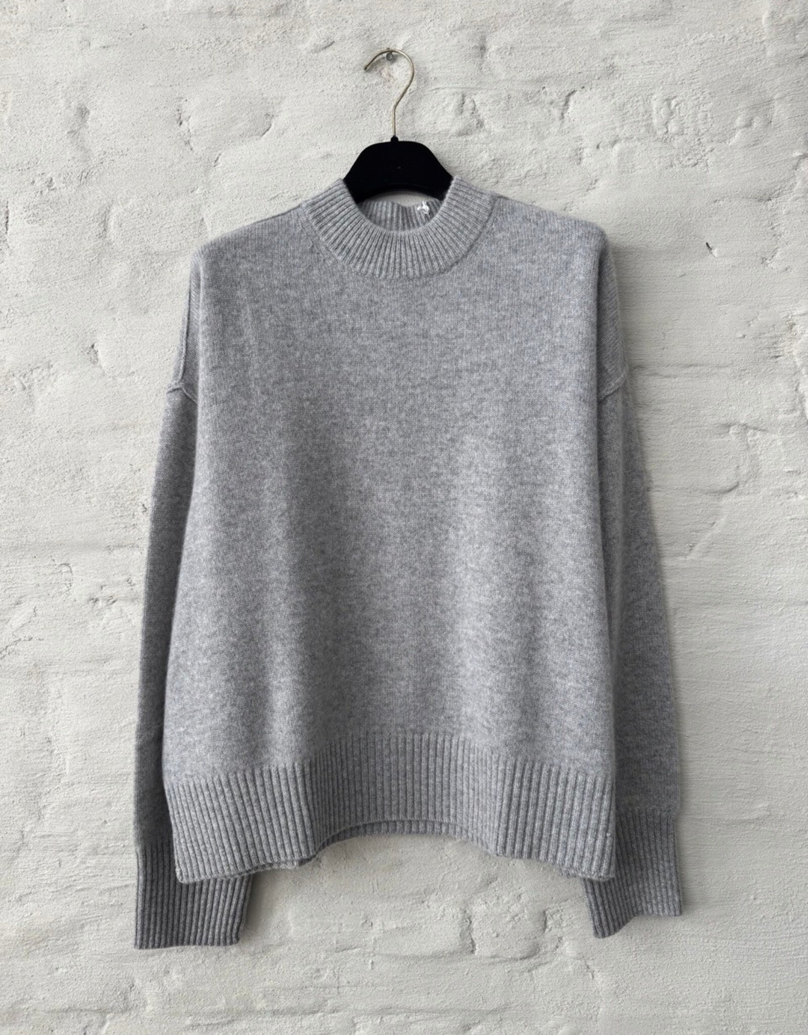 Wen Moon Lee Grey Pearl