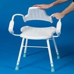 Chaise modulaire de douche et de travail Prima avec accoudoirs et dossier - Disponible en 2 tailles