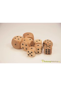 Dés agrandis en bois naturel