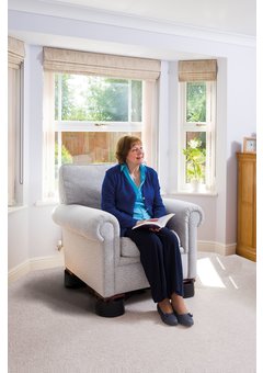 Les rehausseurs de hauteur liés peuvent être ajustés en hauteur