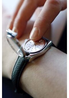 Montre braille pour aveugles avec indication par points