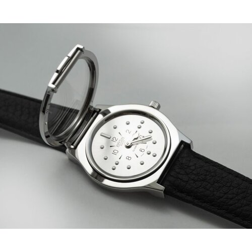montre pour les aveugles avec indication de point