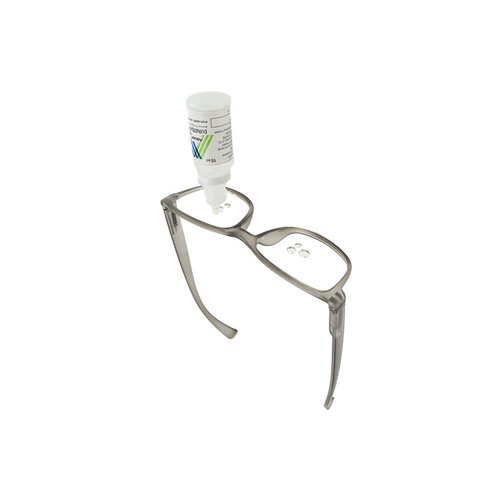 Lunettes pour une administration facile des gouttes ophtalmiques