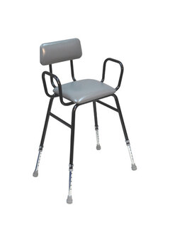 Tabouret avec assise inclinée