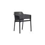 Chaise soignée avec accoudoirs