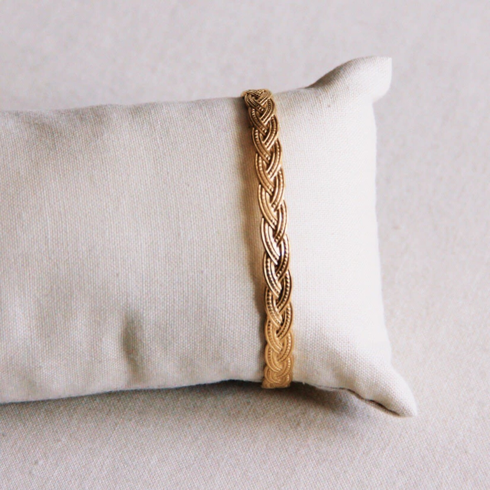 Bazou Bangle bracelet gevlochten goud